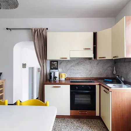 The House By Quokka 360 - View In Gandria Village Лугано